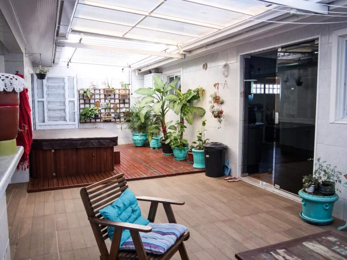 Prédio Inteiro com Apto de Luxo - Centro